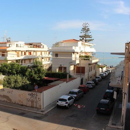 Appartamento Il Mare A Due Passi Marina di Ragusa Esterno foto