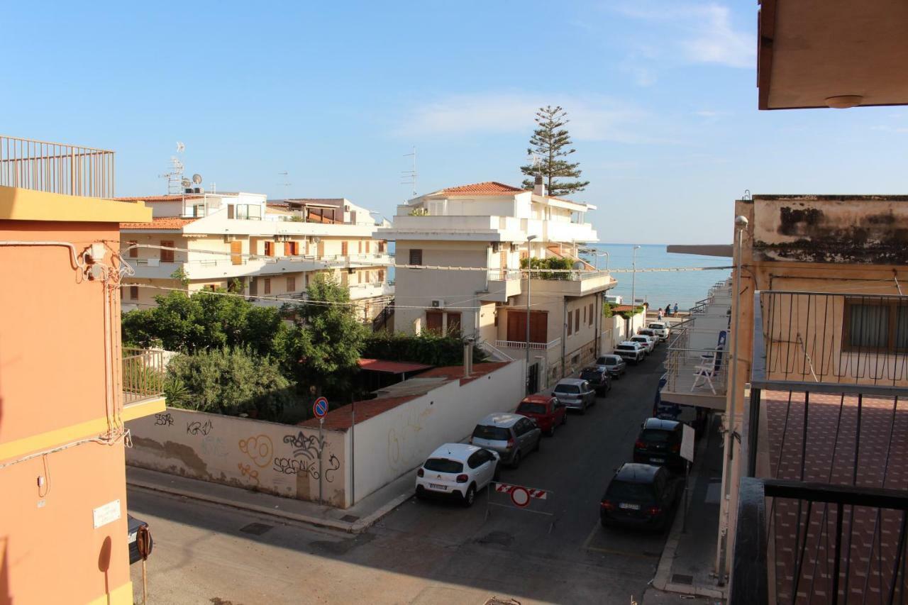 Appartamento Il Mare A Due Passi Marina di Ragusa Esterno foto